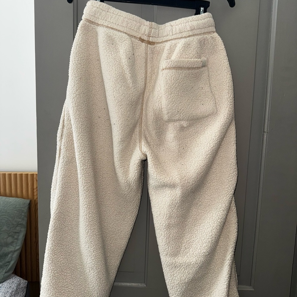 urban outfitters Cozy Cream Sherpa Joggers - Picture 2 of 7